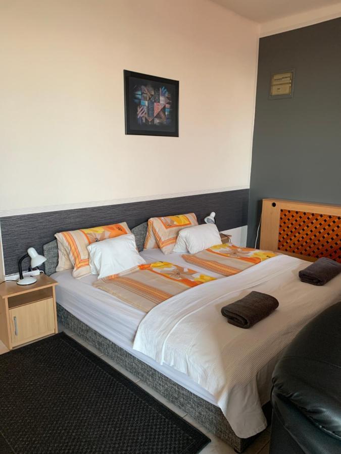 Apartamento Arthaus Roenoek Ronok Exterior foto