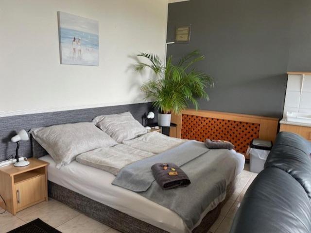 Apartamento Arthaus Roenoek Ronok Exterior foto