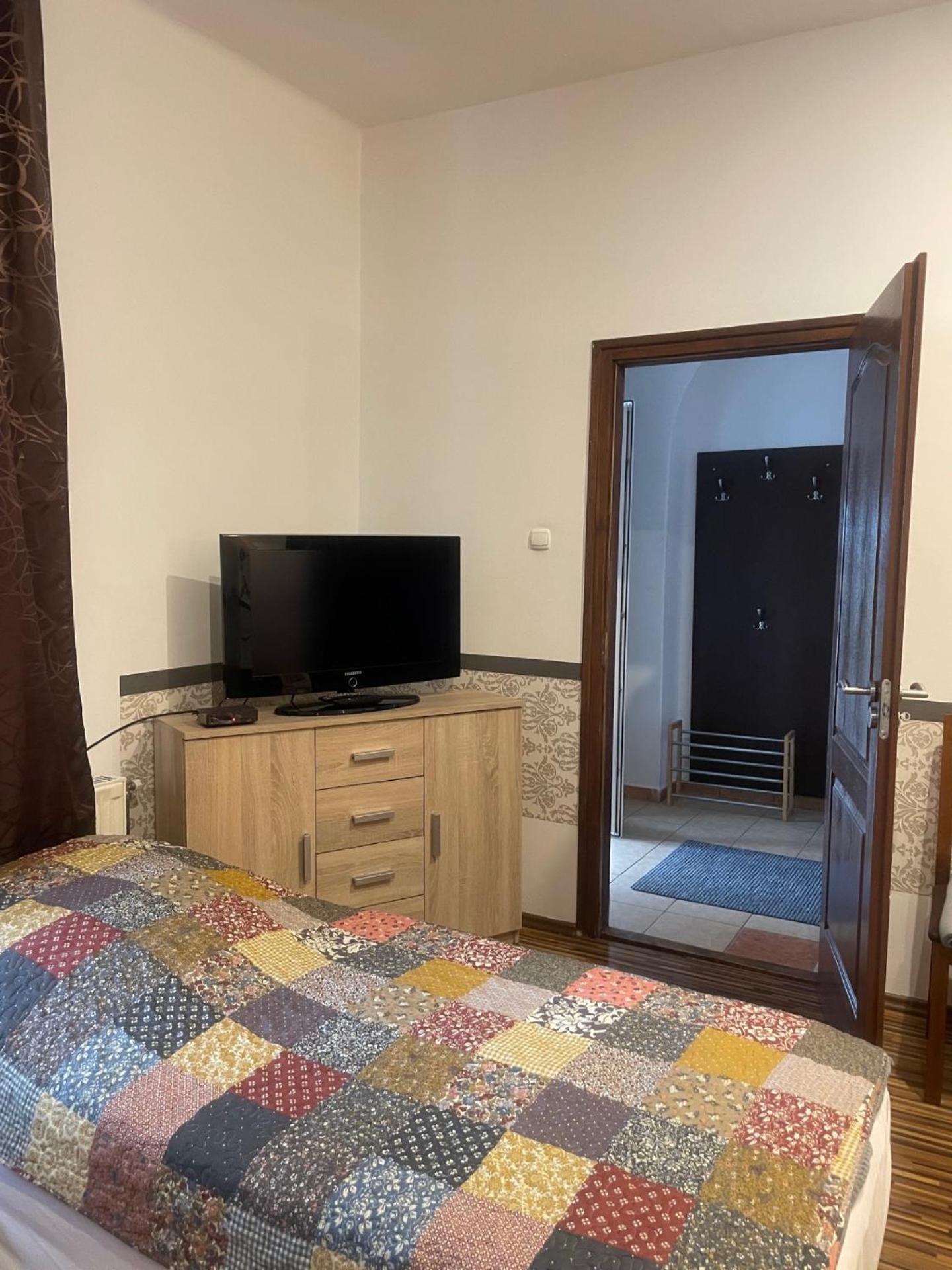 Apartamento Arthaus Roenoek Ronok Exterior foto
